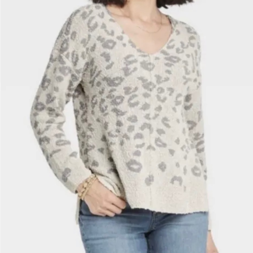 Knox Rose grey leopard sweater Size: Small